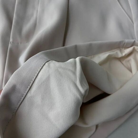 NWT DAZY Slant Pocket Plicated Detail Wide Leg Shorts  Size M - Picture 4 of 5